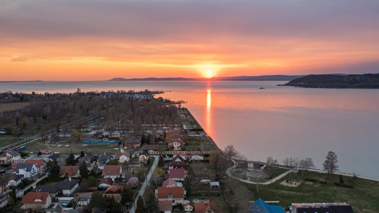 Balatonic Sky Apartment Zamardi Exterior photo